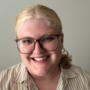 Meet your Posher, Elyssa